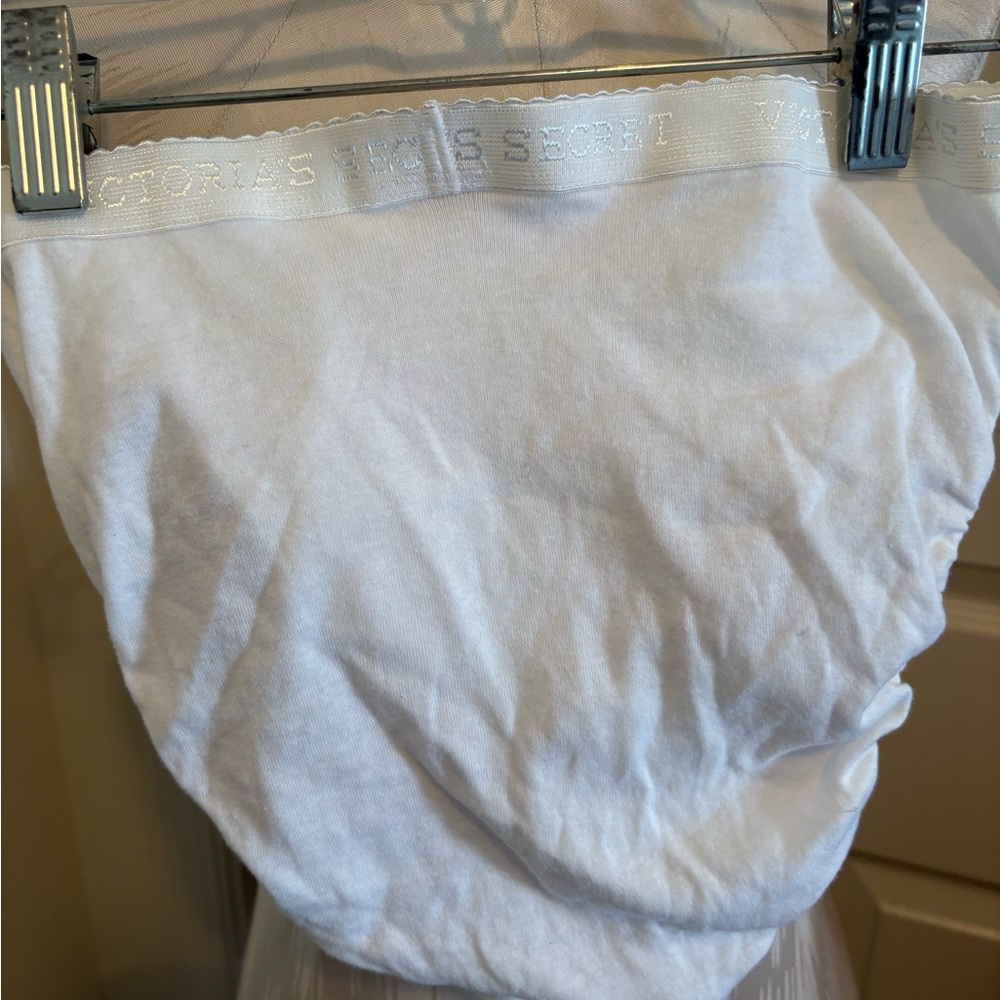 Victoria’s Secret panty white
Size Small NWT - Picture 6 of 8